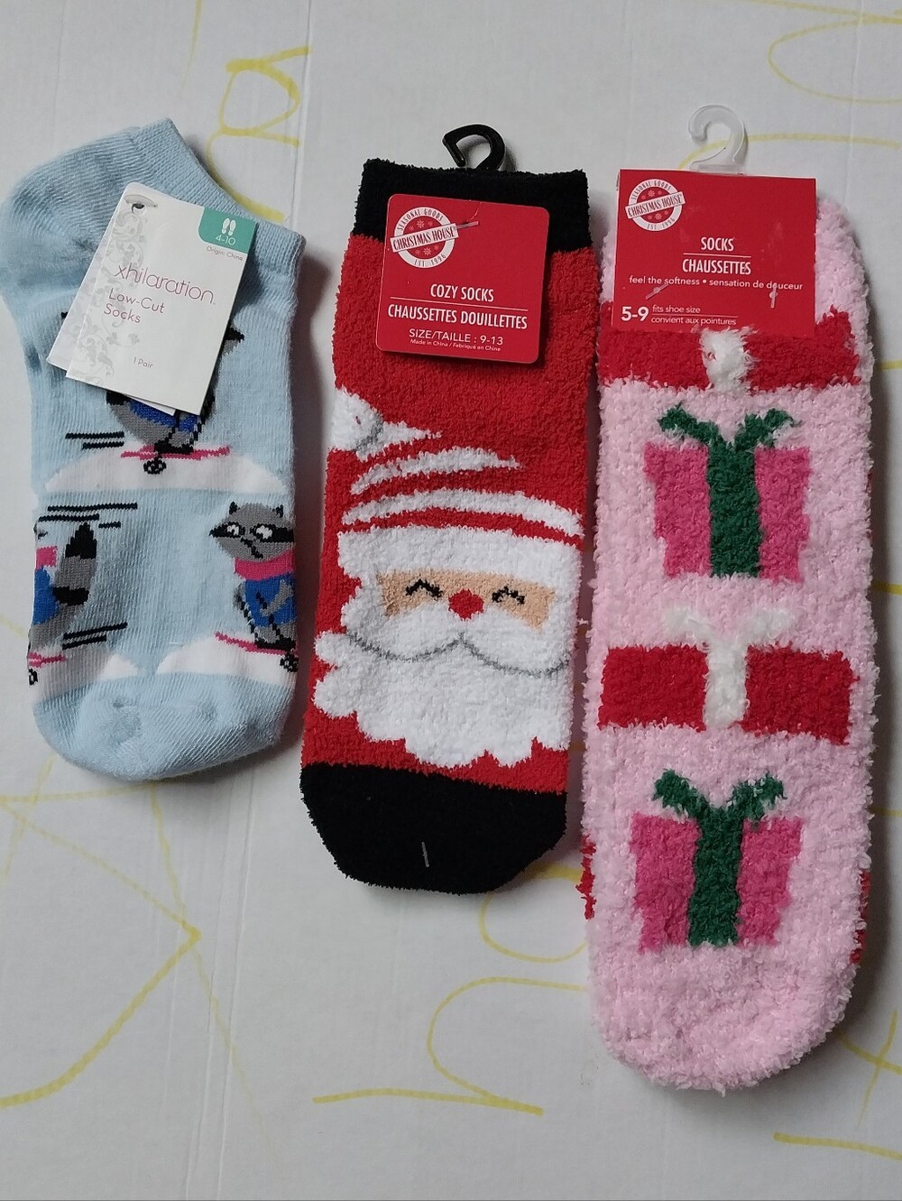 Holiday Cozy Ankle Trio Santa, Presents & Racoon - Socks Pack